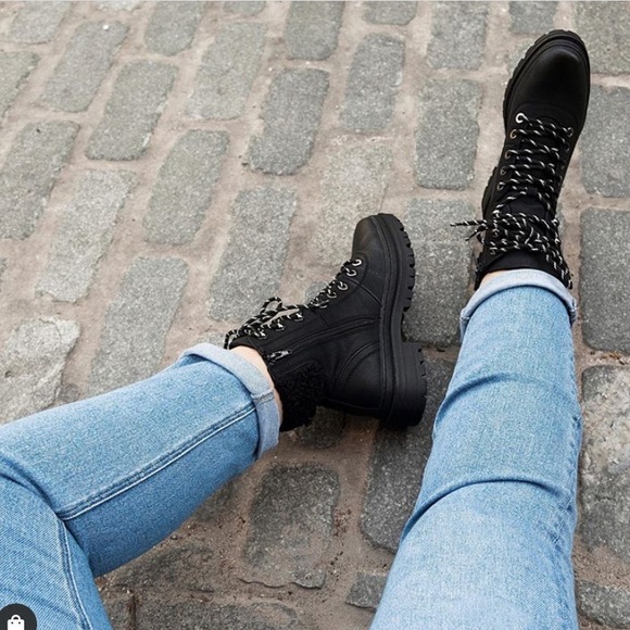 Steve Madden Keystone Faux Shearing Trim Boot Size 7 - Picture 1 of 5